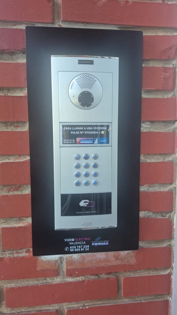 ¿es Necesario Cambiar el Cableado de Todo el Edificio para Poner Videoporteros Fermax Modernos?